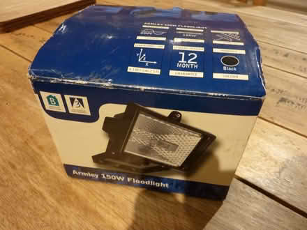 Photo of free 150W Halogen floodlight (Townend FY5) #1