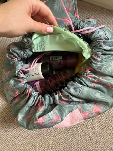 Photo of free Washbag and toiletries (SE13 7) #2