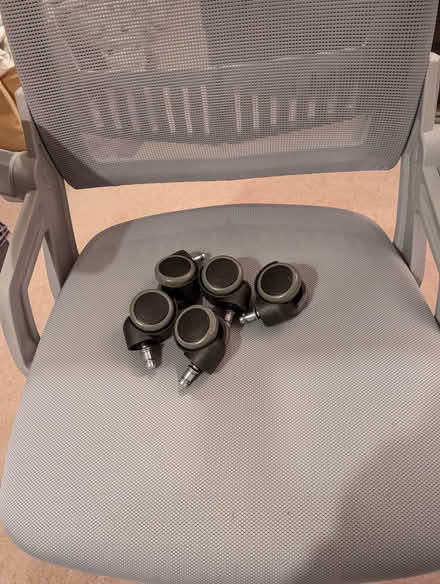 Photo of free argos office chair gray (Tattenhoe MK4) #4