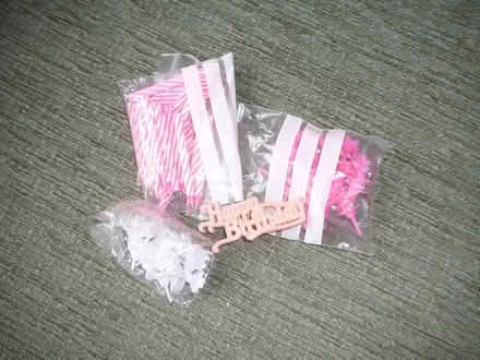 Photo of free new pink birthday candles (Great Moor SK7) #1