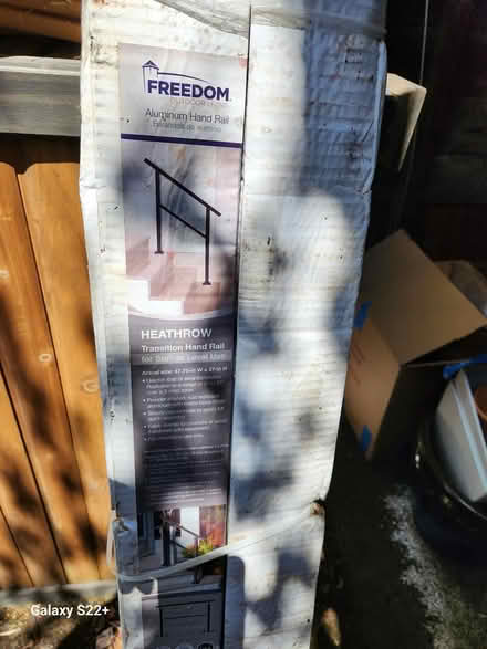 Photo of free Heathrow Transition Handrail (North Tabor/Montavilla) #1
