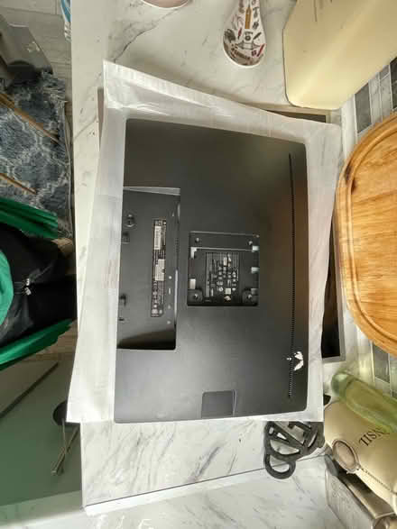 Photo of free HP Computer Monitor (EN6 South Mimms) #2
