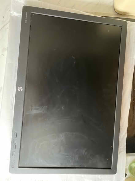 Photo of free HP Computer Monitor (EN6 South Mimms) #3