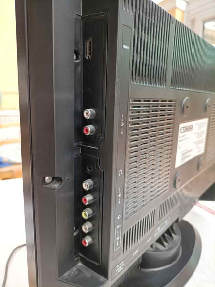 Photo of free 18" tv (Snodland) #2