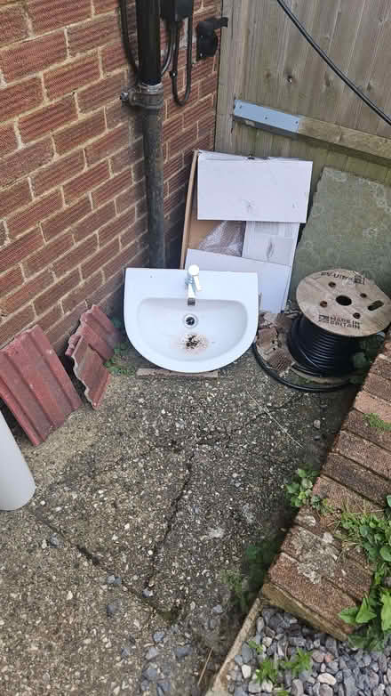 Photo of free Bathroom sink (Hollingbury BN1) #2