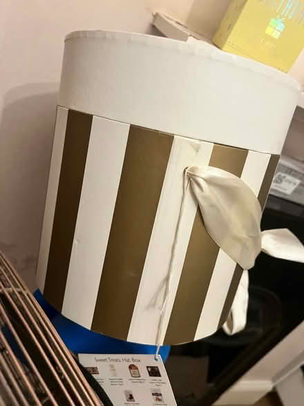 Photo of free Hat / Gift Box (DA5) #1
