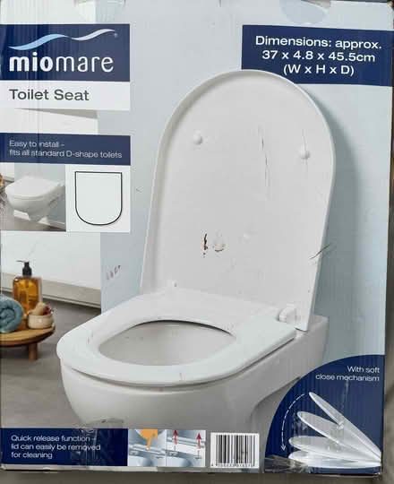 Photo of free Toilet Seat (Hackbridge SM6) #1