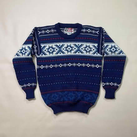Photo of Old style jumpers Size L or XL (Trenance) #1