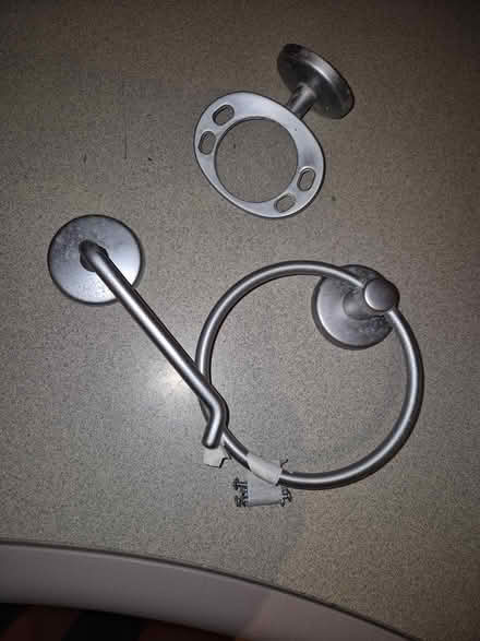 Photo of free Bathroom set (TW3 Hounslow Central) #1