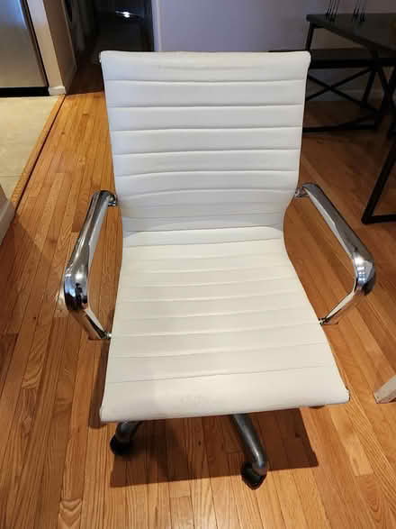 Photo of free White Office Table + Office Chair (Dyker Heights 11219) #1