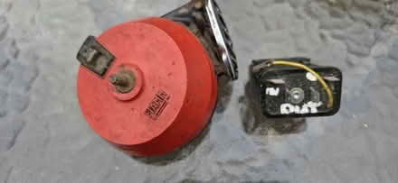 Photo of free FIAM Italian loud horn and relay (Walmer CT14) #2