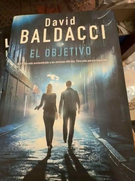 Photo of free Best sellers/ fiction / novel/ suspense in Spanish (Tottenham N17) #2