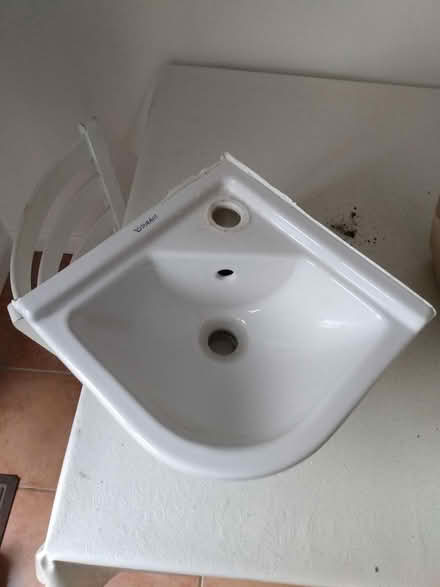 Photo of free Corner hand basin (Gilmerton) #1