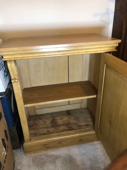 Photo of free Small light oak cupboard. (Charlbury OX7) #2