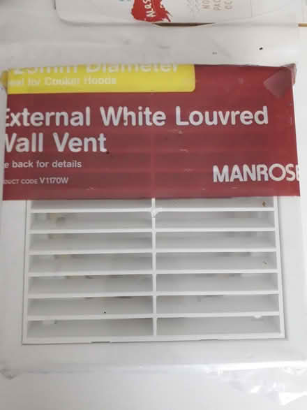 Photo of free External white Louvre wall vent (Beaumont LA1) #1