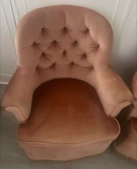 Photo of free VERY Small pink x 2 armchair sofa bedroom or kids chair (Chelsea SW3) #3