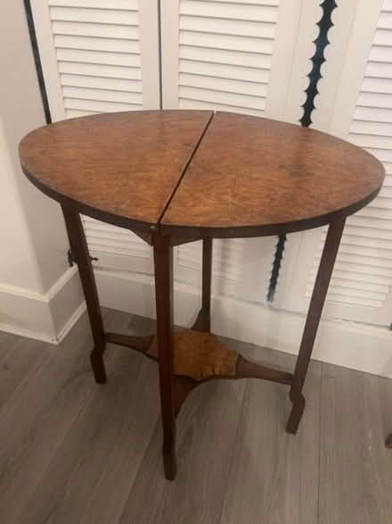 Photo of free Small wooden side table or plant stand. (Chelsea SW3) #1