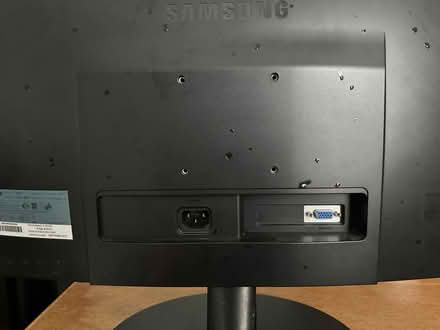 Photo of free Samsung 22” VGA monitor (Hove, BN3) #3