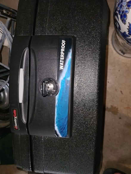 Photo of free Safe - 1 Key Only (Eagan) #1