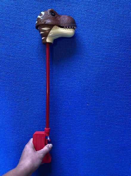 Photo of free Dinosaur head that roars (Kennington OX1) #2