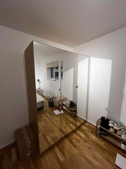 Photo of free Mirrored Wardrobe (dissembled) (SW17) #1