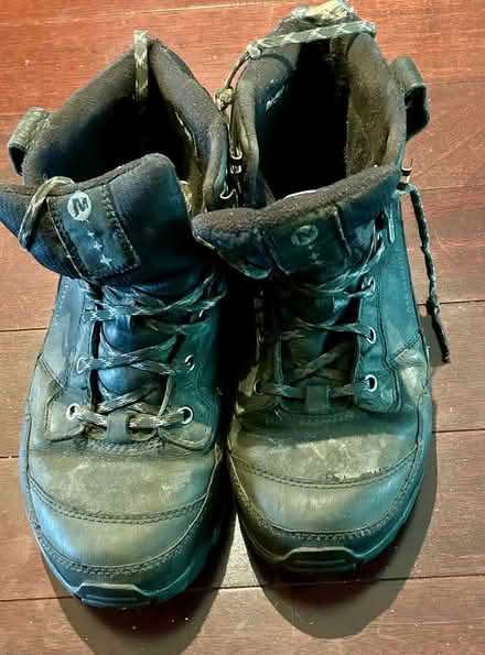 Photo of free Men’s winter boots (size 9.5) (Beaconhill South) #1