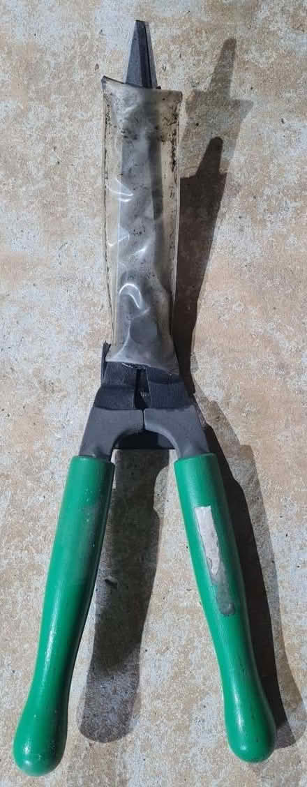 Photo of free Garden shears (GU14) #1