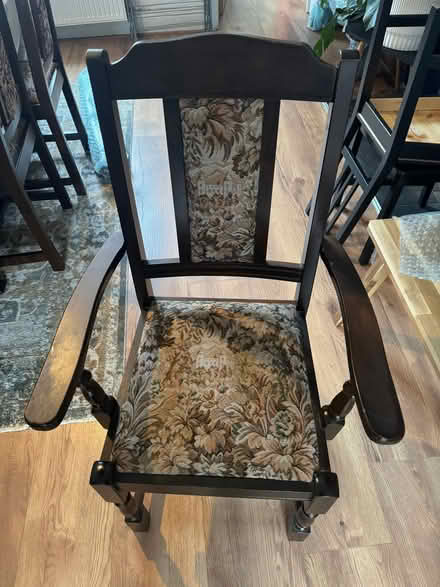 Photo of free extendable dining table with chairs (Bowburn DH6) #2