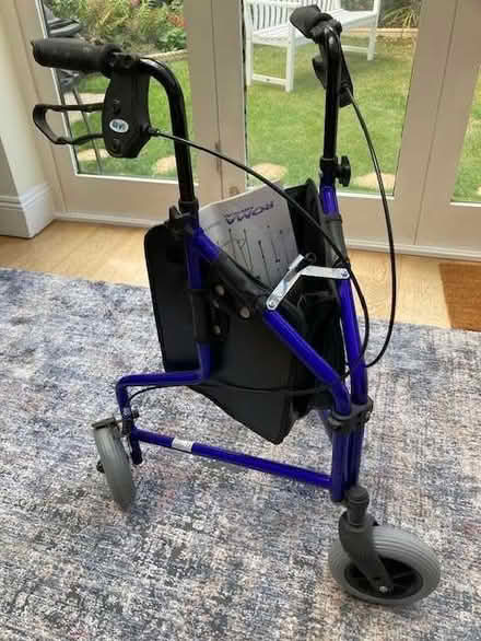 Photo of free ROMA walking aid (Hanwell W13) #1