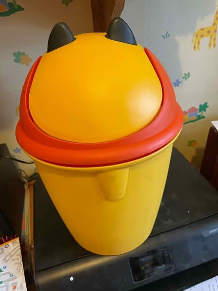 Photo of free Curver lidded lion face bin (South Hounslow off Central Av) #2