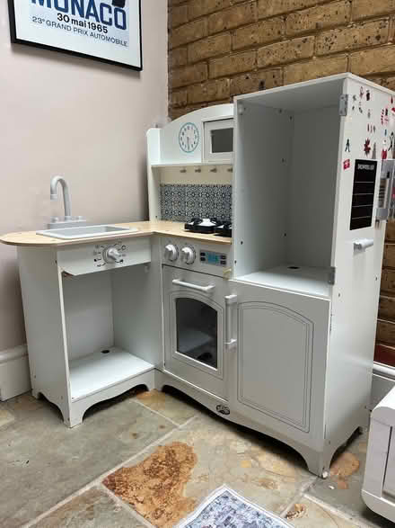 Photo of free Lovely Mini kitchen (Twickenham) #1