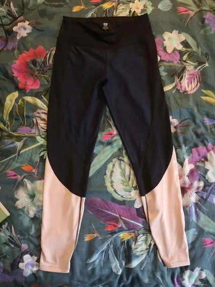 Photo of free Size medium H&m Sport leggings barely worn (New Catton NR3) #1
