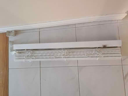 Photo of free White 30" wide blind with fixtures (Foster Farm) #2