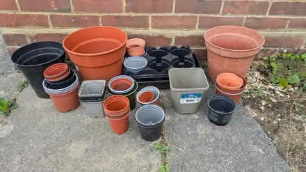 Photo of free Plastic plant pots - various sizes (Welwyn Garden City AL8) #1