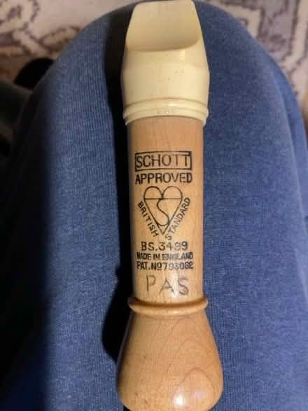 Photo of free Descant recorder. Schott approved. Wooden with carry case. (Willen MK15) #4
