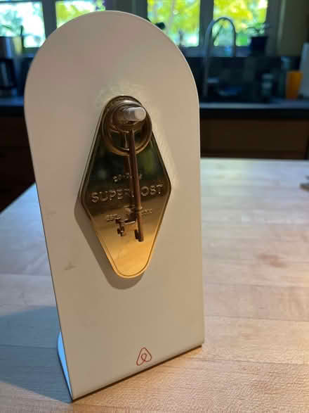 Photo of free Airbnb Superhost award (Crescent Park, Palo Alto) #1
