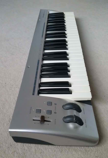 Photo of free M-AUDIO KeyRig 49 Midi Controller Keyboard (Whitehawk BN2) #4