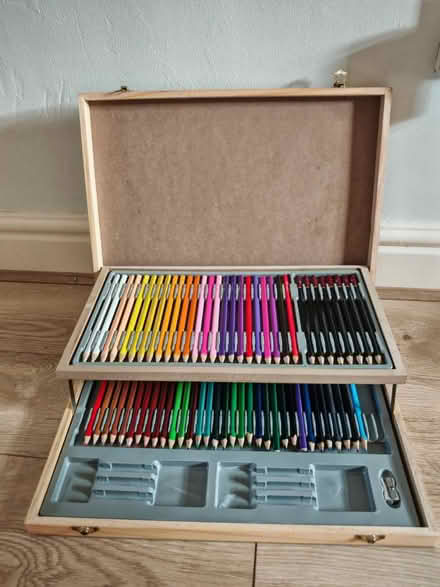 Photo of free Set of colouring pencils (L25) #1