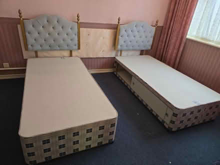 Photo of free 2 single beds no mattress (Flitwick) #1