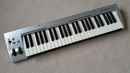 Photo of free M-AUDIO KeyRig 49 Midi Controller Keyboard (Whitehawk BN2) #1