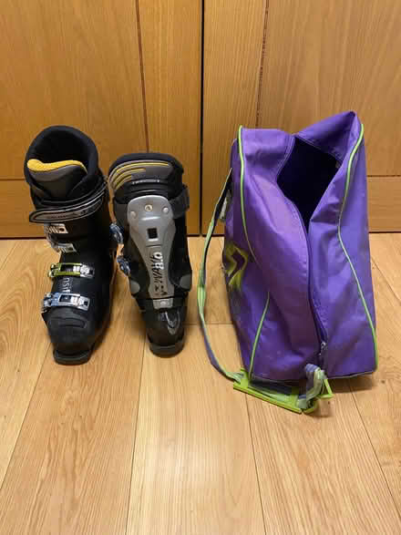 Photo of free Salomon Ski Boots size 29.5 (45 EU) (Rotherhithe SE16) #1