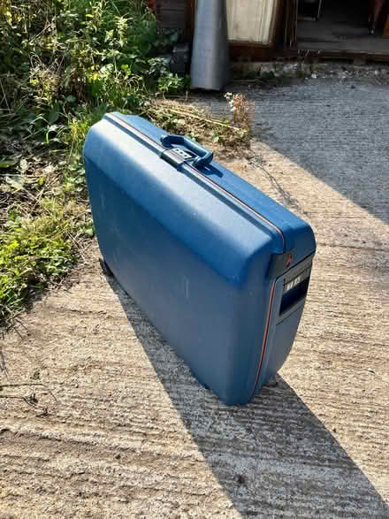 Photo of free Samsonite Suitcase (Wirksworth DE4) #1