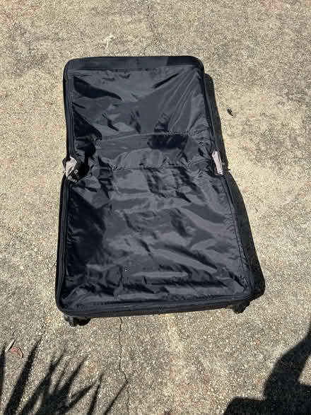 Photo of free Samsonite suit bag (Safeway, LaPlata, MD) #2