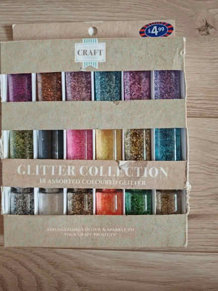Photo of free Box with assorted glitter (L25) #1
