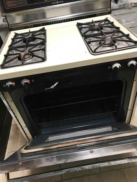 Photo of free Gas stove (Fairchild Ave, Hagerstown) #2