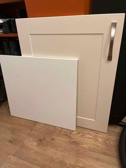 Photo of free Base unit with door and shelf (Merton OX25) #2