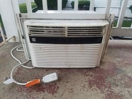 Photo of free kenmore model 253.70051 AC unit (Southeast edge of Hagerstown) #1
