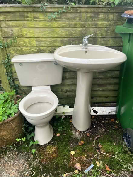 Photo of free Pedestal basin & toilet (Colyford EX24) #1
