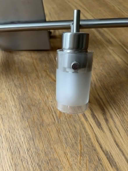 Photo of free 4 light ceiling fitting (Cranbourne RG21) #2