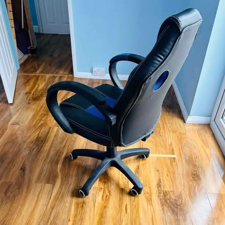 Photo of free Desk/Gaming Chair (Warminster BA12) #3